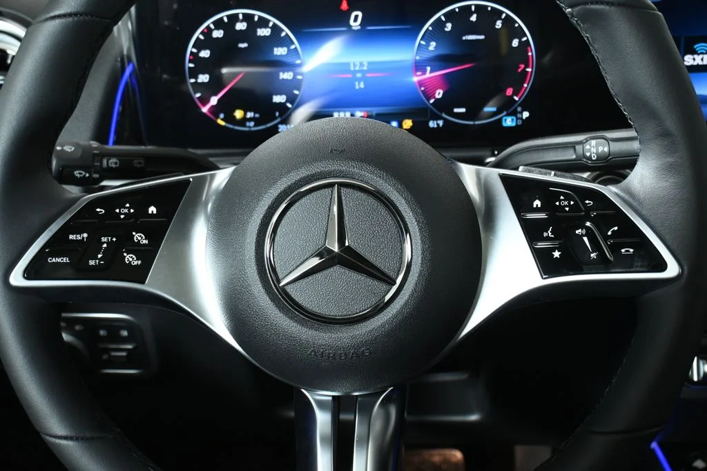 Used 2026 White Mercedes-Benz GLB 250 image 18