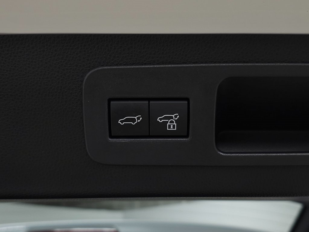 2025 LEXUS LX - Image 7