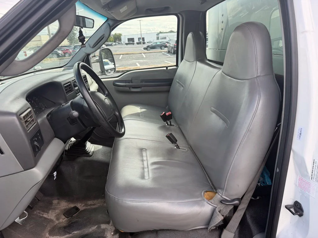 Used 2003 White Ford Super Duty Line image 10