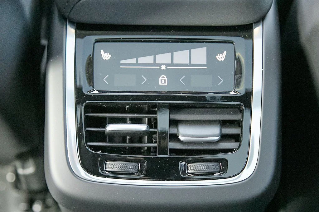 New 2026 Vapour Grey Volvo Ultra image 24