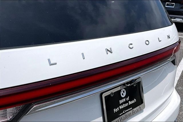 Used 2023 White Lincoln Reserve image 25