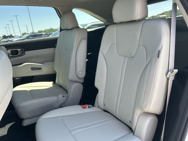 Used 2026 White Kia X-Line EX image 29