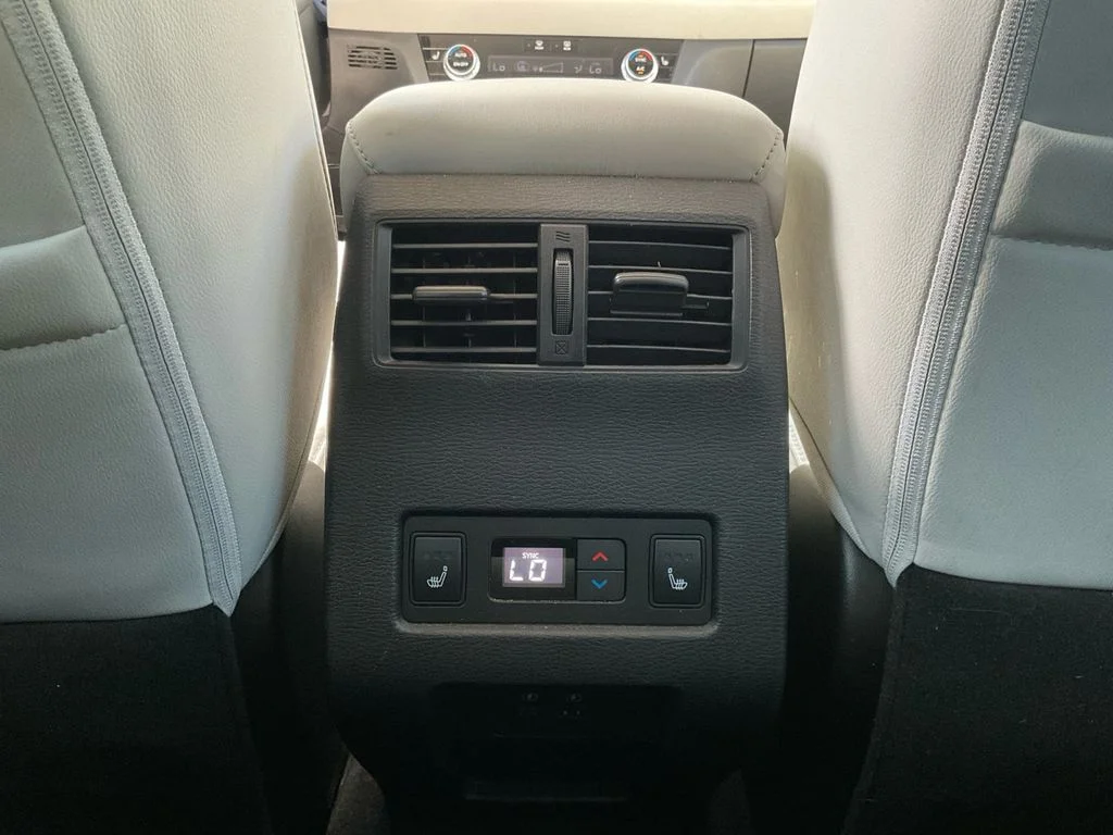 Used 2022 Silver Mitsubishi SEL image 22