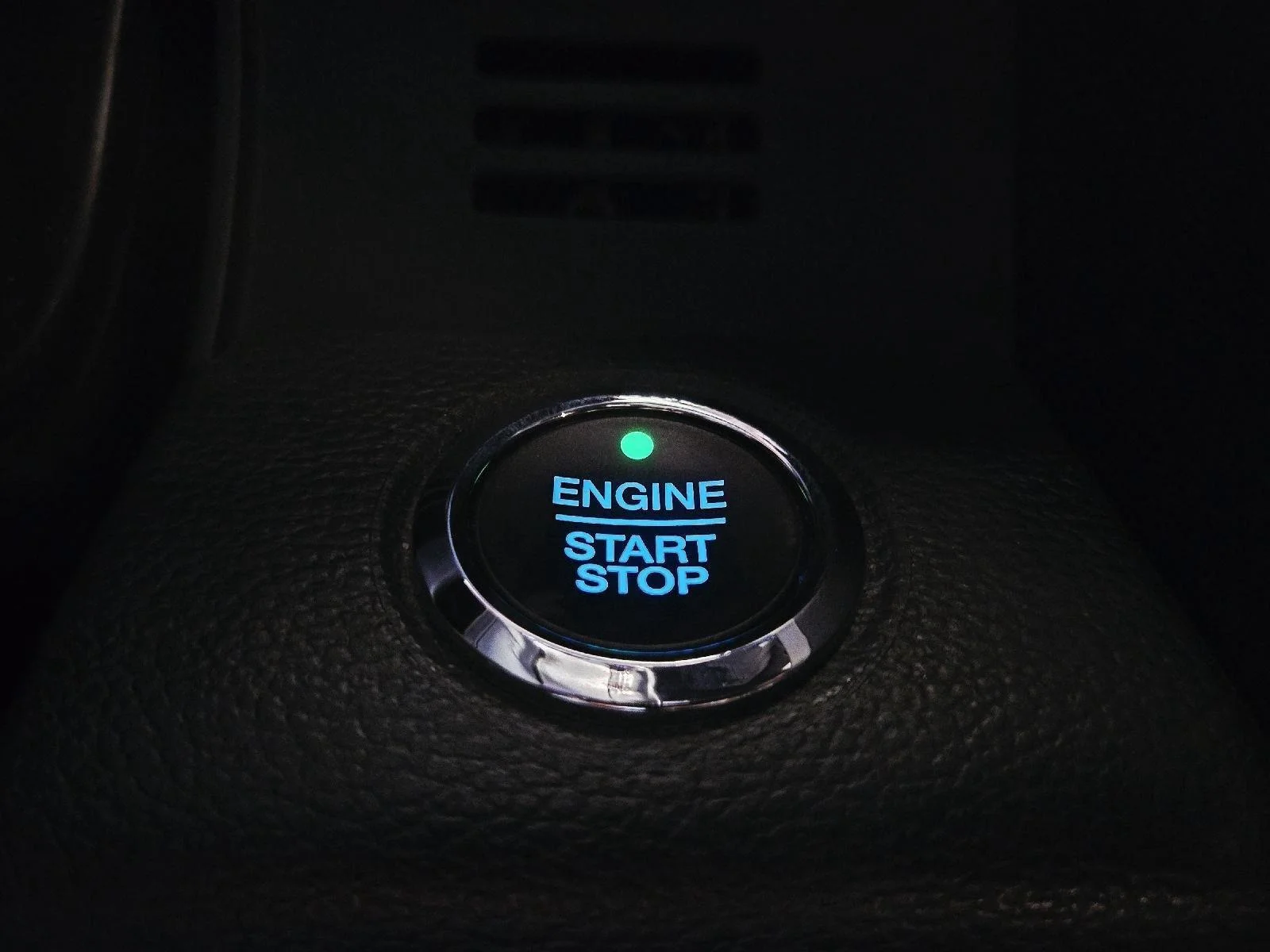 Used 2022 Star White Metallic Tri-Coat Ford Platinum image 38