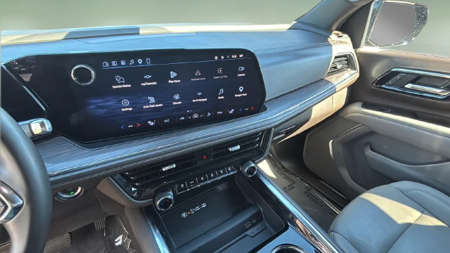 Used 2025 Black Chevrolet LT image 26