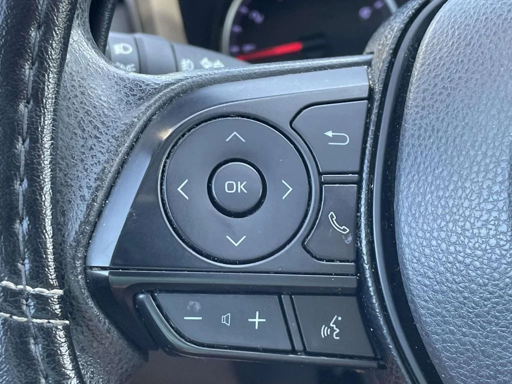 Used 2019  Toyota XLE image 27