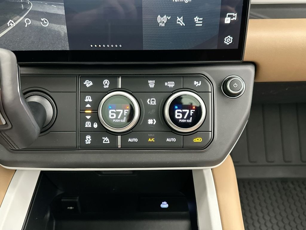 New 2026 Gondwana Stone LAND ROVER X-Dynamic SE image 13