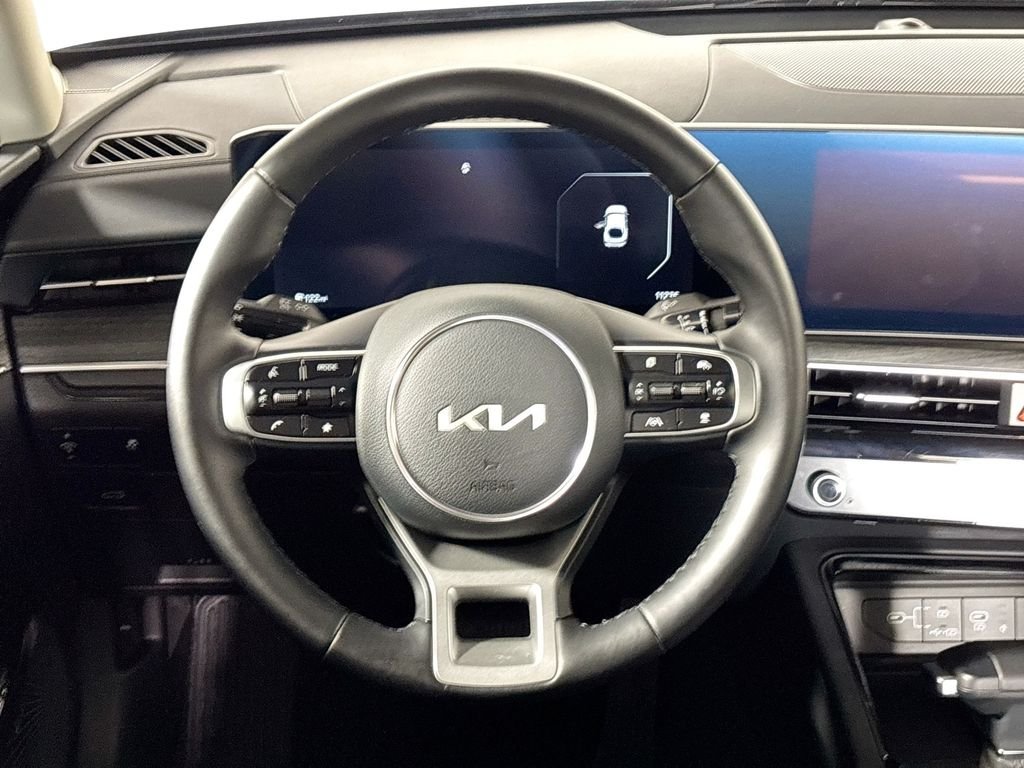 Used 2025 Aurora Black Kia EX image 13