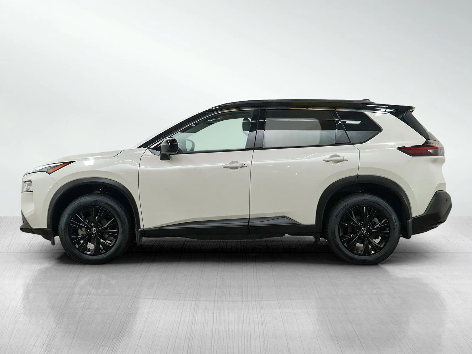 Used 2023 Nissan Rogue SV with VIN JN8BT3BB8PW206520 for sale in Minneapolis, Minnesota