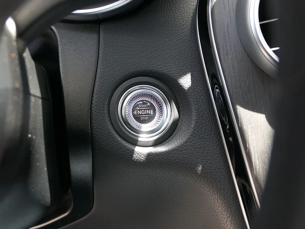Used 2022 Gray Mercedes-Benz GLC 300 image 18