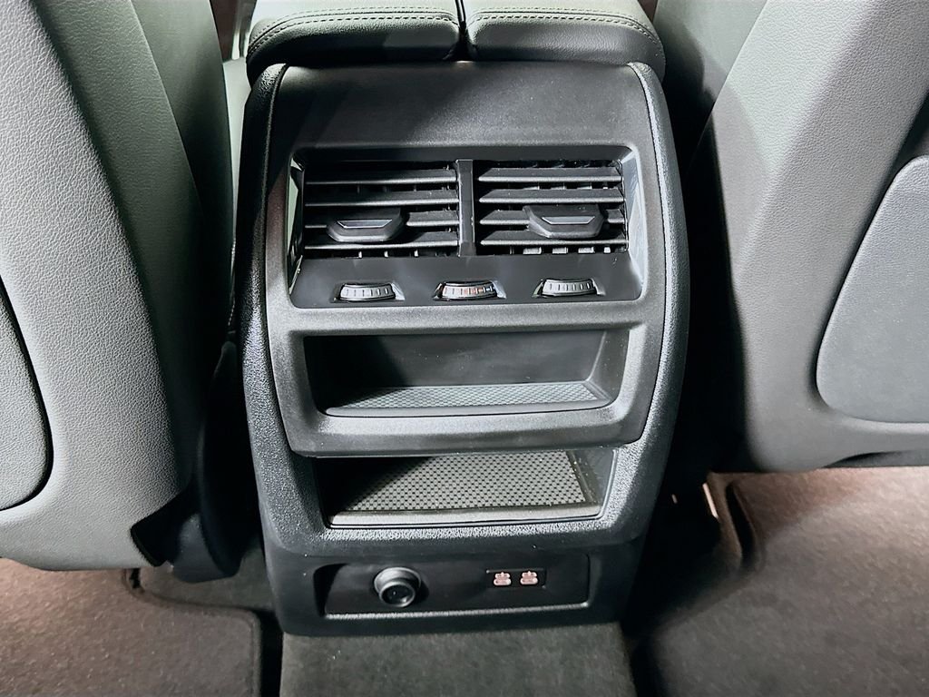 New 2026 Black Sapphire Metallic BMW xDrive40i image 18