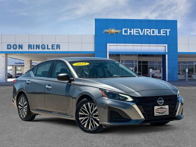 Pre-Owned 2025 Nissan Altima 2.5 SV FWD 4D Sedan FWD