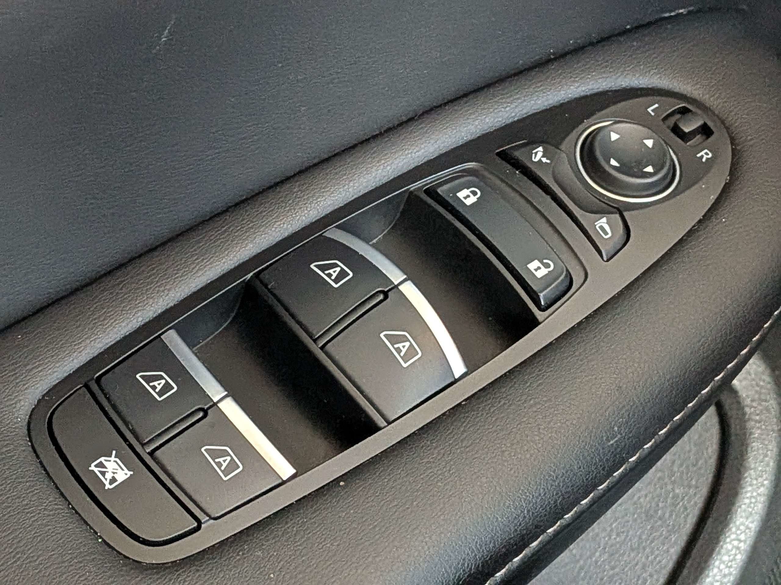 Used 2023 Gray INFINITI LUXE image 21