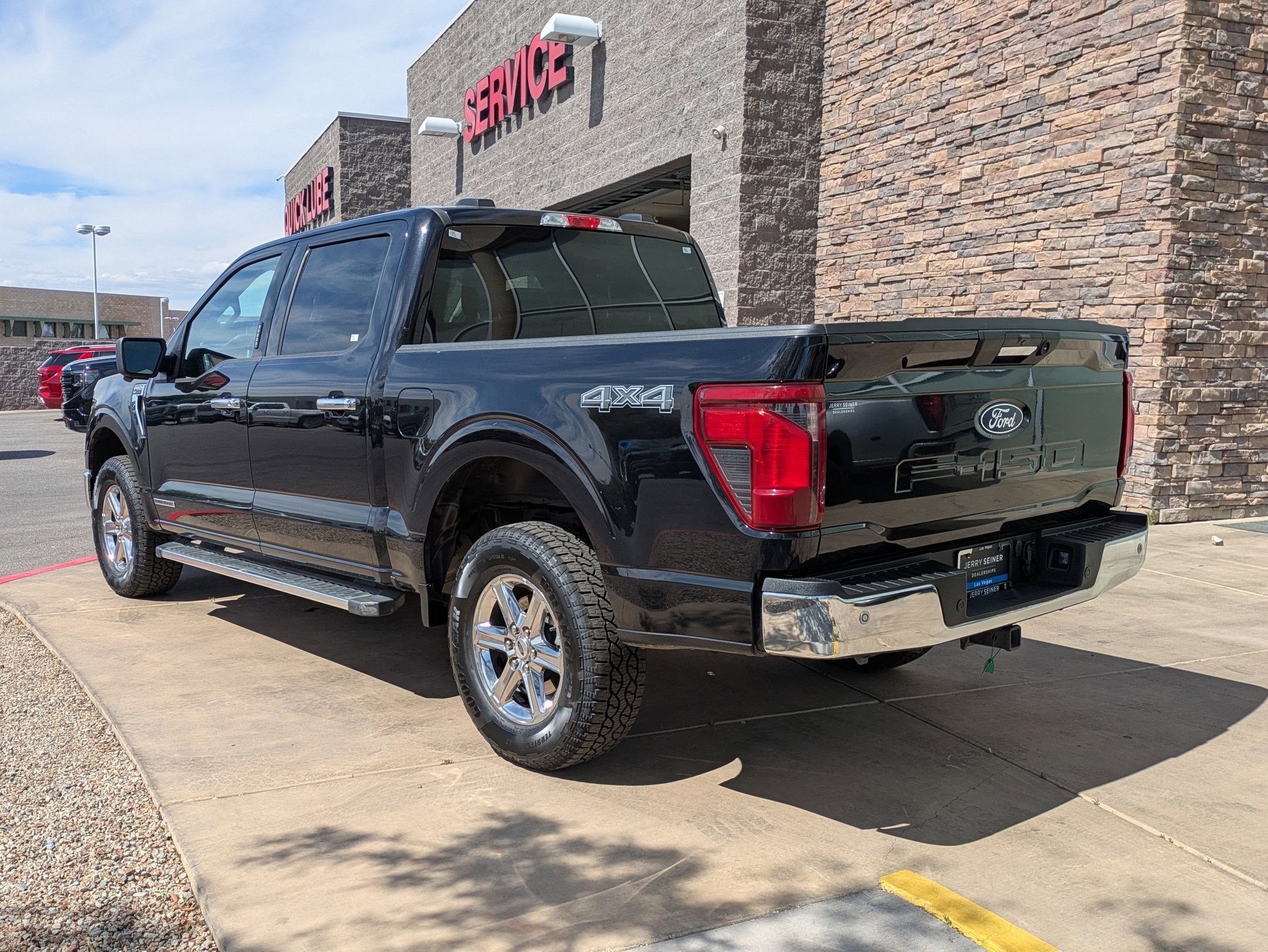 Used 2024  Ford XLT image 3