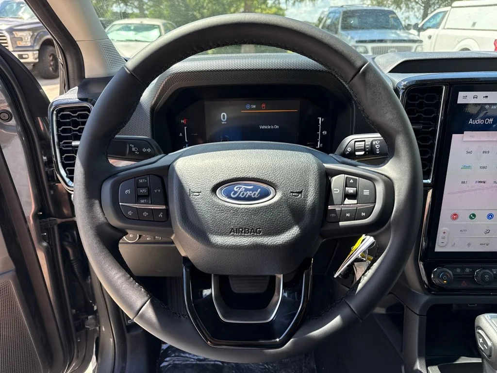 New 2025 Gray Ford XLT DSI LEVELED & RIMS image 16