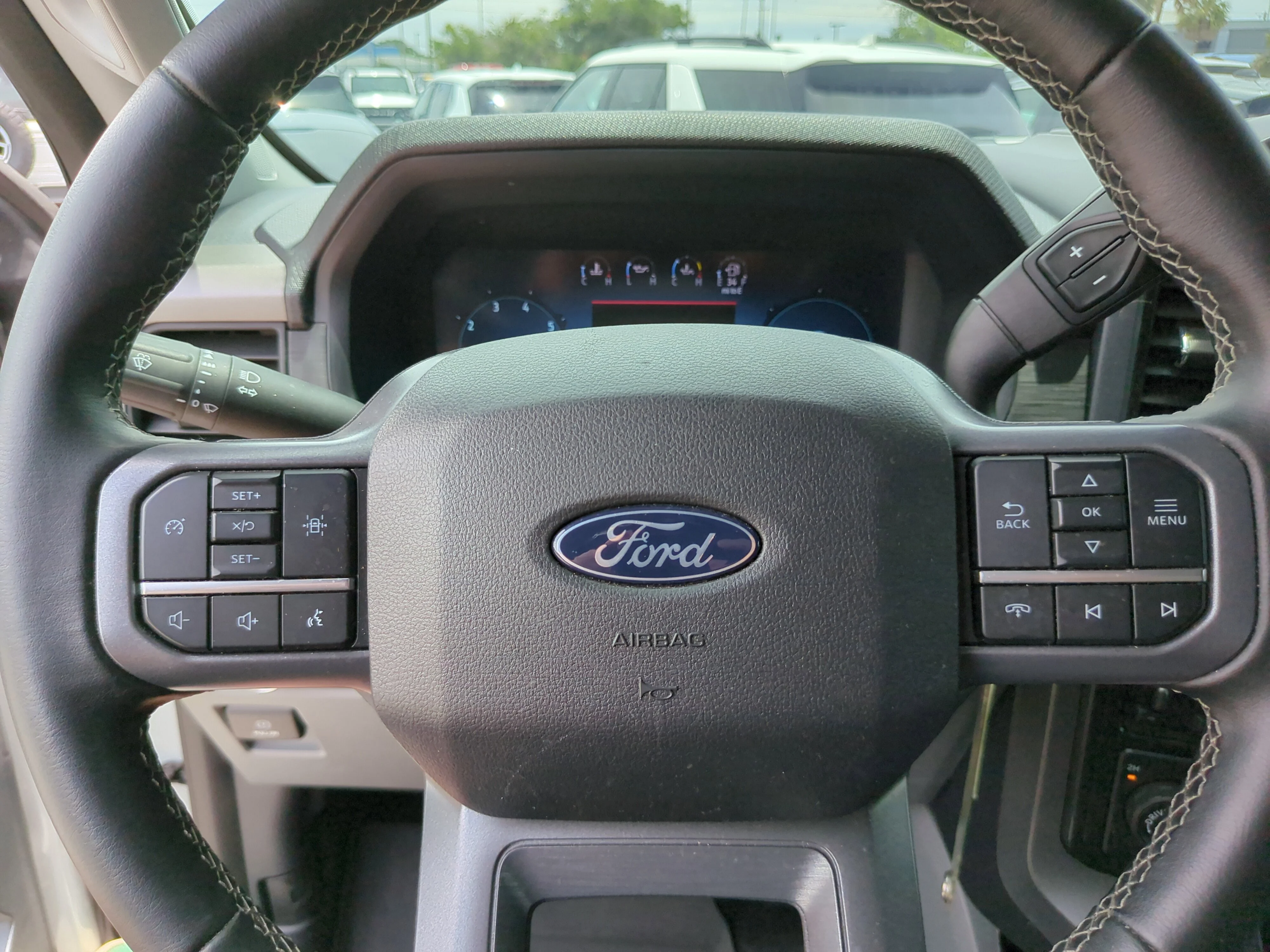 Used 2024 Avalanche Ford XLT image 32