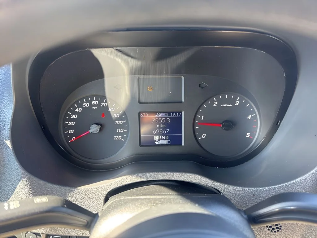 Used 2022 White Mercedes-Benz Passenger 144 WB image 19