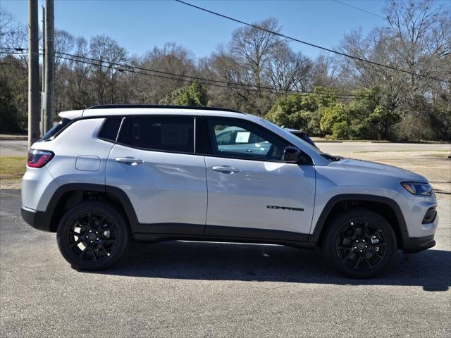 New 2026 Silver Zynith Metallic Clear-Coat Exterior Paint Jeep Latitude image 5