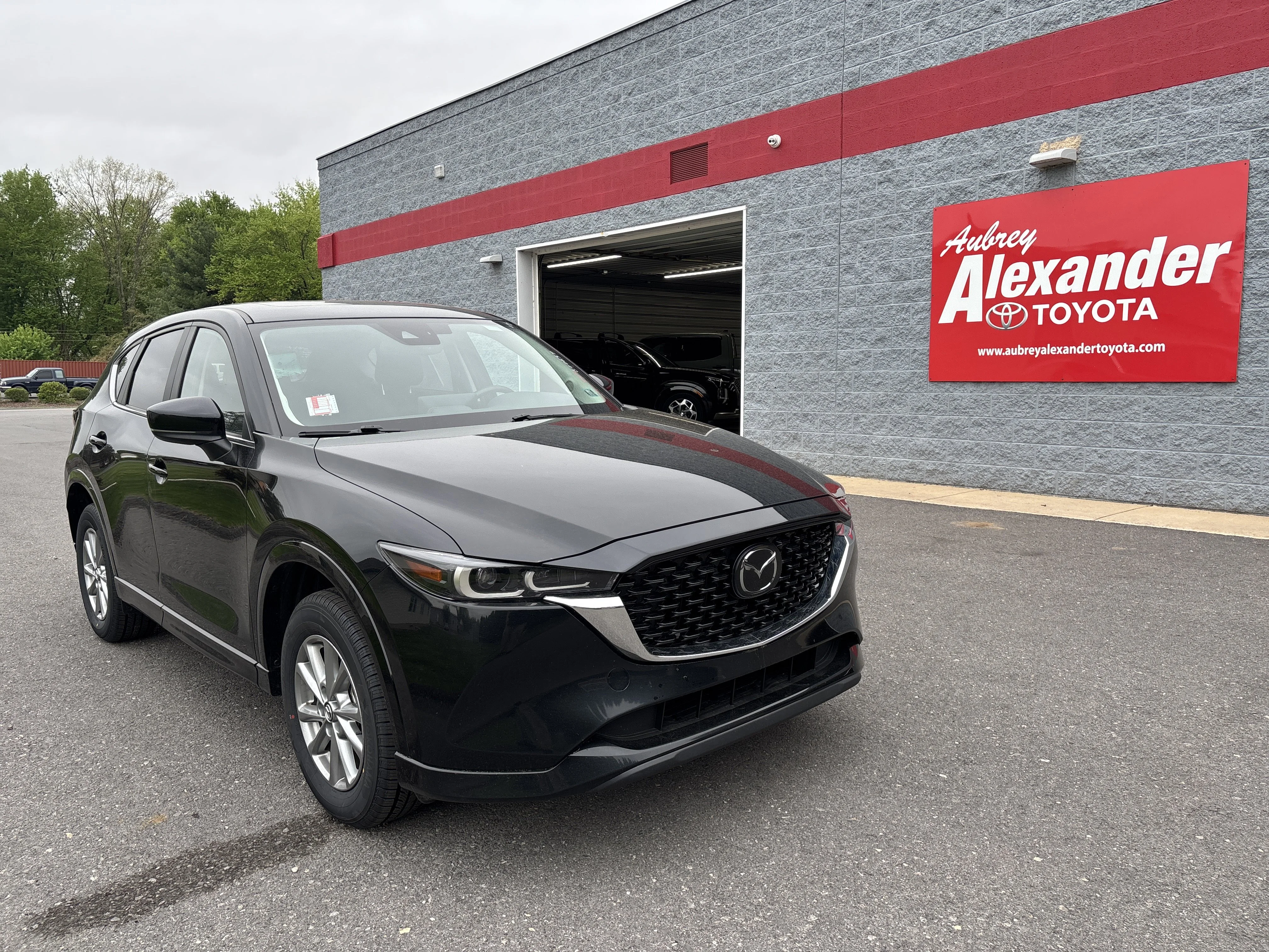 Used 2025 Jet Black Mica Mazda 2.5 S Preferred Package image 1