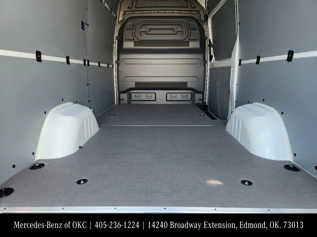 Used 2025 White Mercedes-Benz Cargo 144 WB image 33