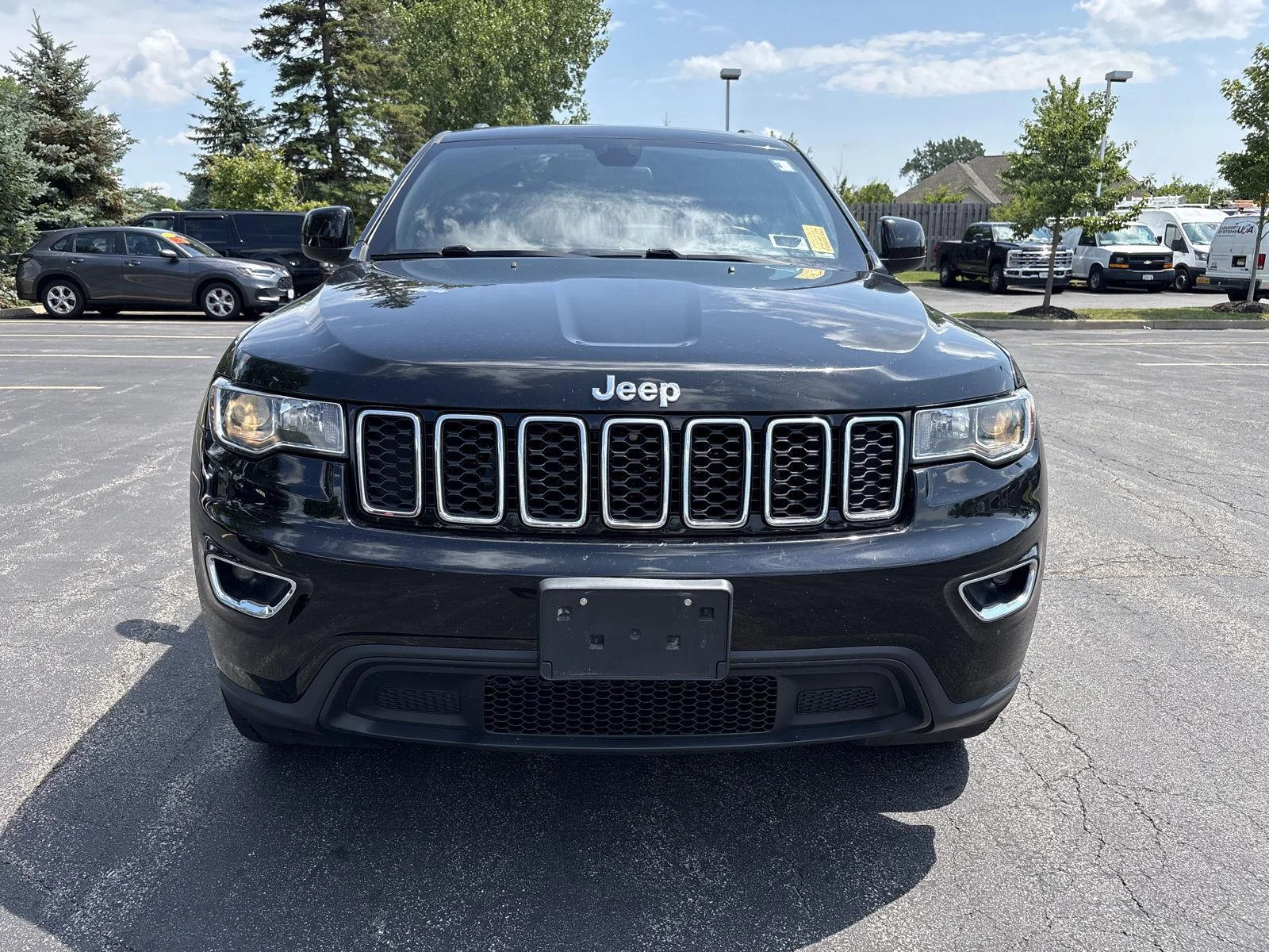 Used 2020 Diamond Black Crystal Pearl Jeep Laredo image 2