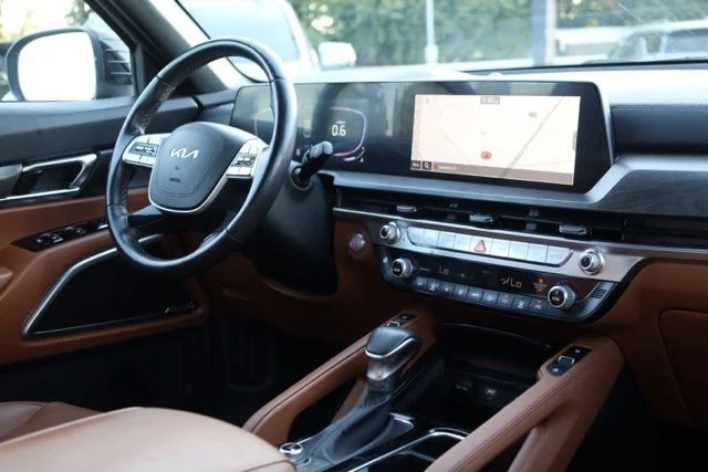 Used 2025 Black Kia EX X-Line image 42