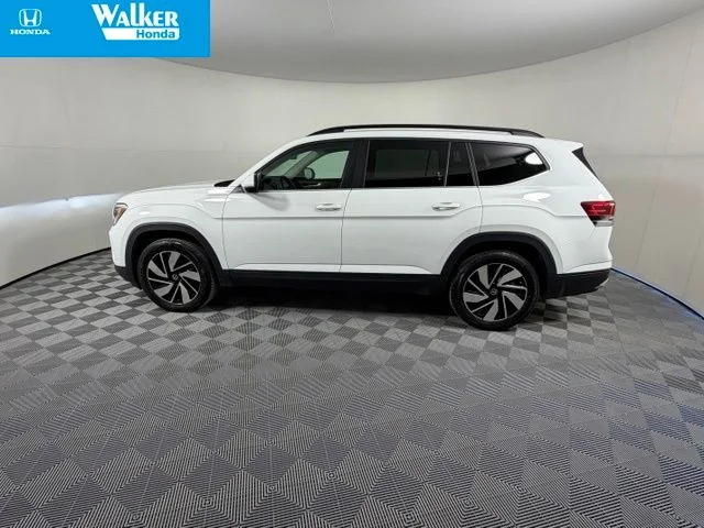 Used 2025 Pure White Volkswagen 2.0T SE w/Technology image 4
