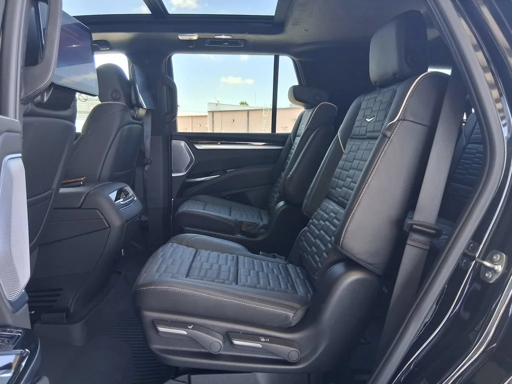 2026 Cadillac Escalade Platinum Sport - Photo 23