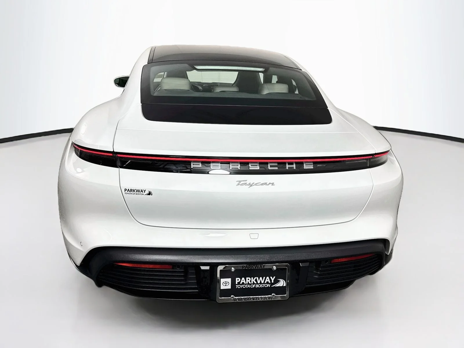 Used 2022 White Porsche Base image 5