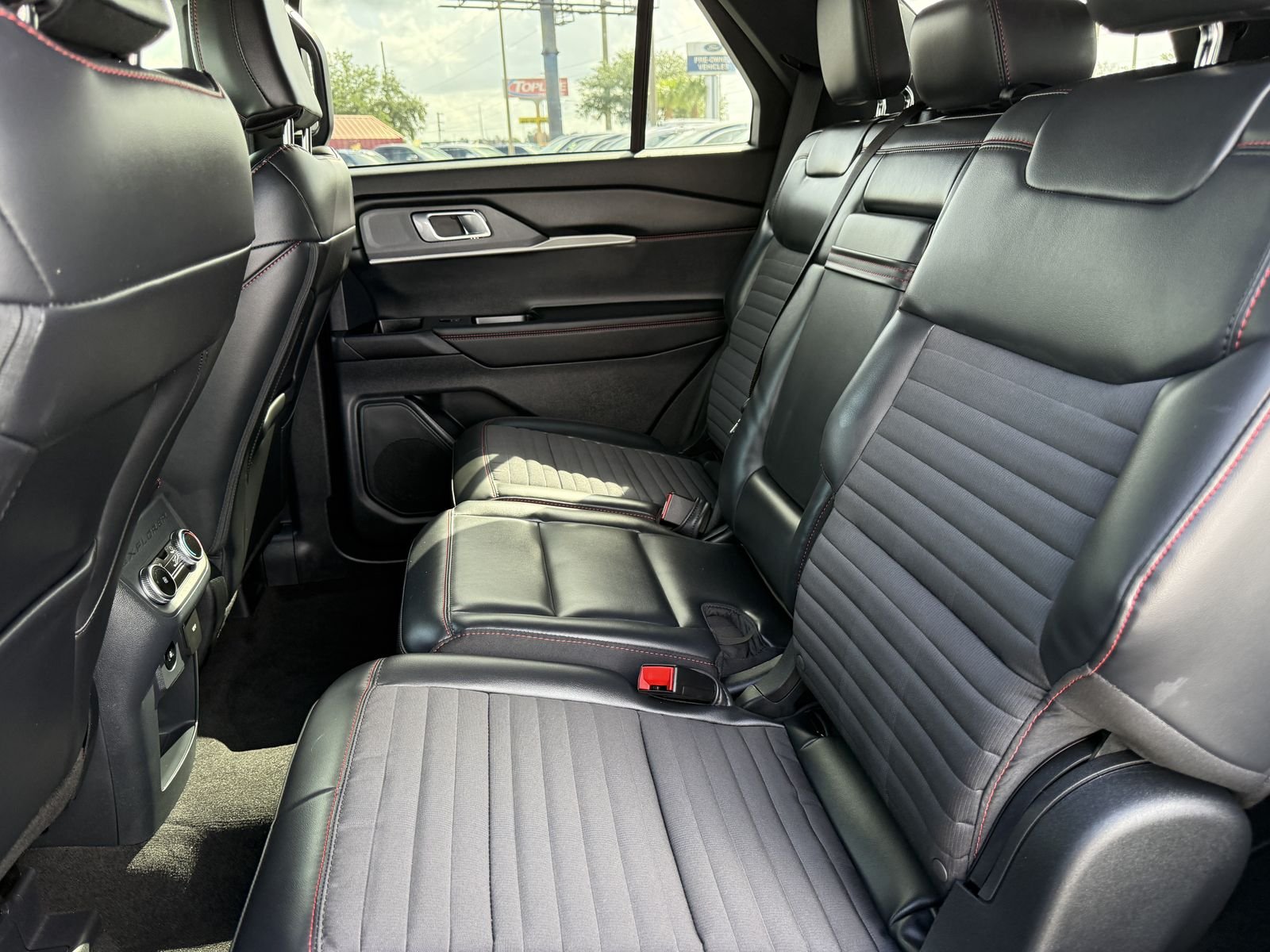 Used 2025 White Metallic Ford ST-Line image 23