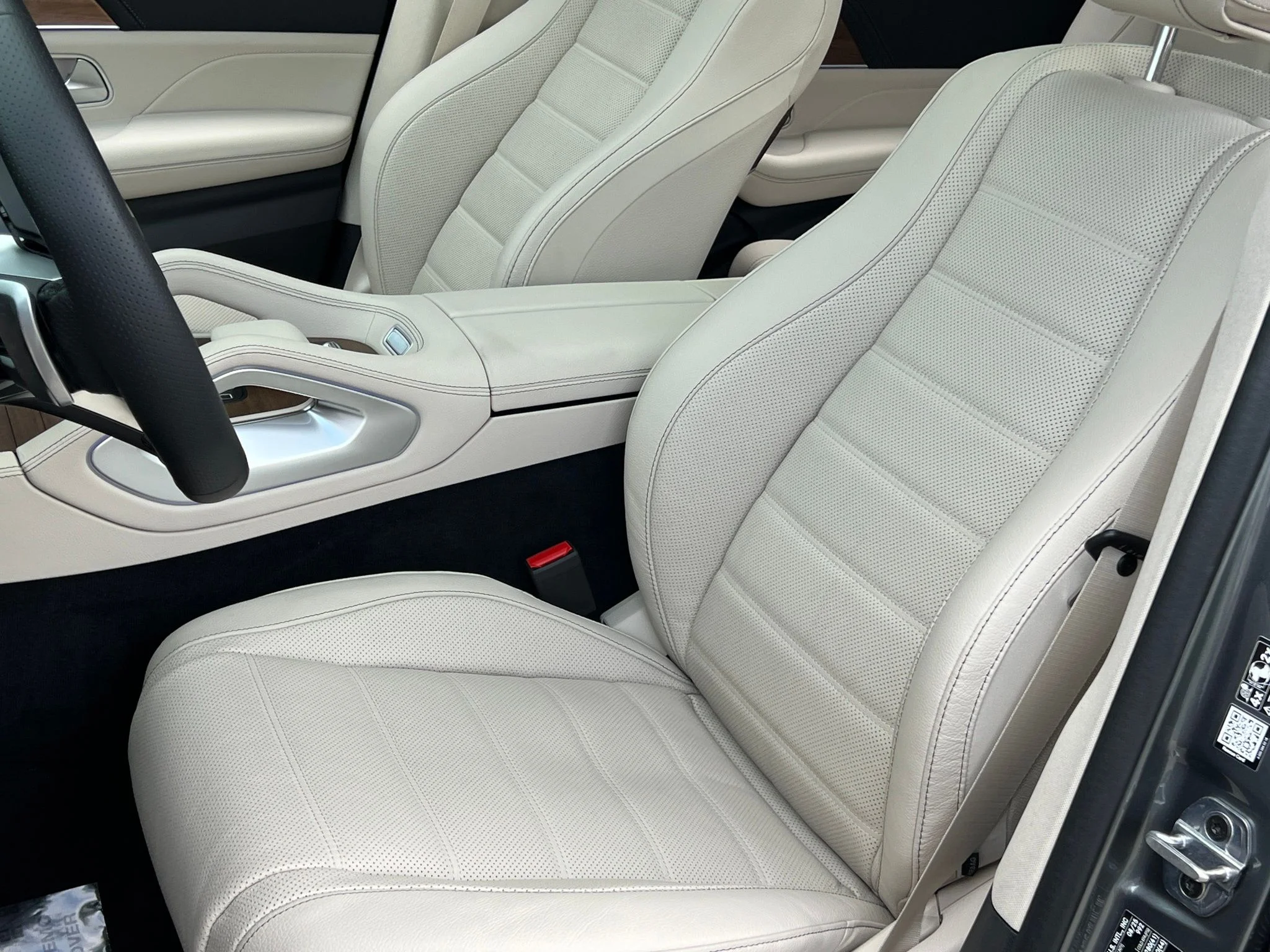 Used 2026 Gray Mercedes-Benz GLS 580 image 28