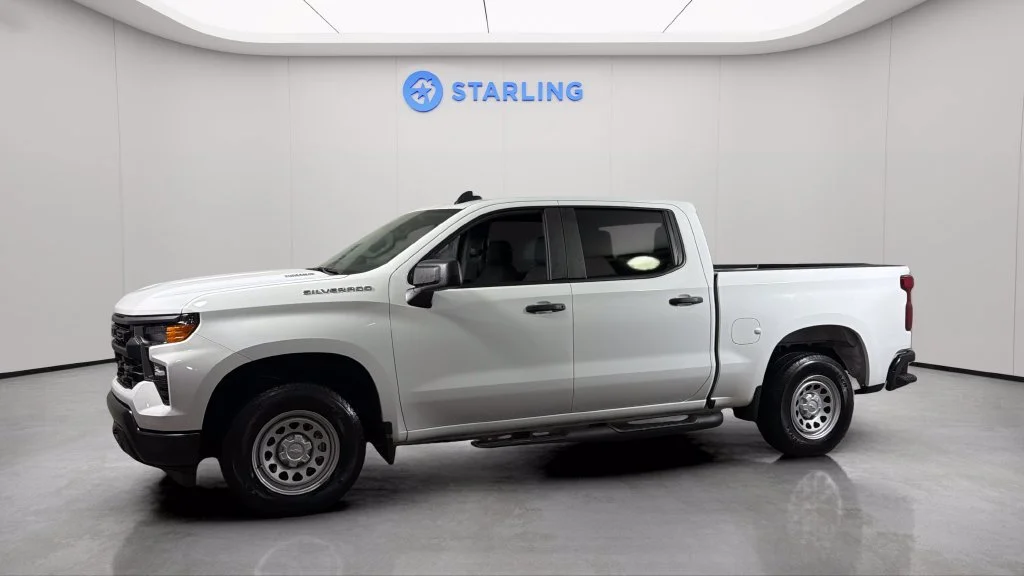 Used 2025 Summit White Chevrolet WT image 2