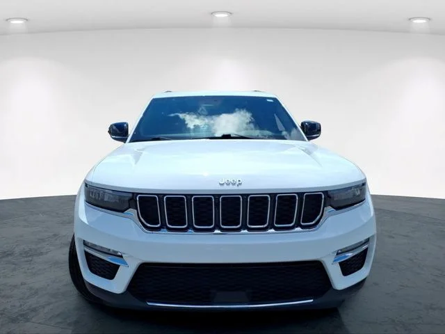 Used 2025 White Jeep Limited image 4