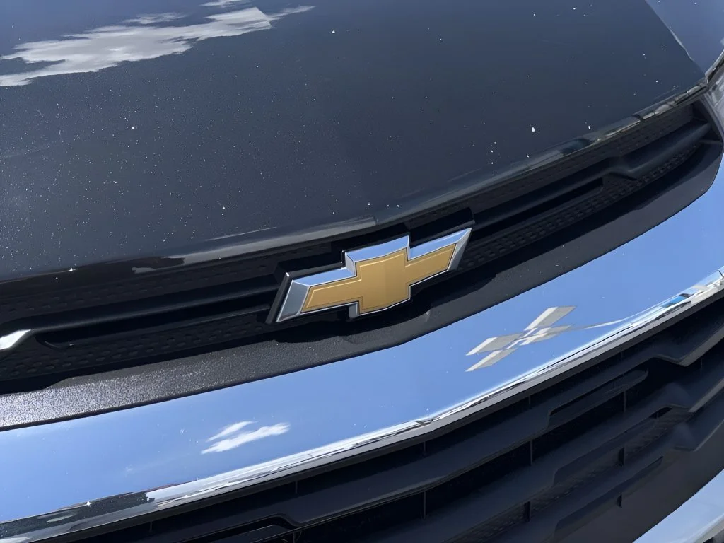 Used 2021 MOSAIC BLACK METALLIC Chevrolet LT image 32