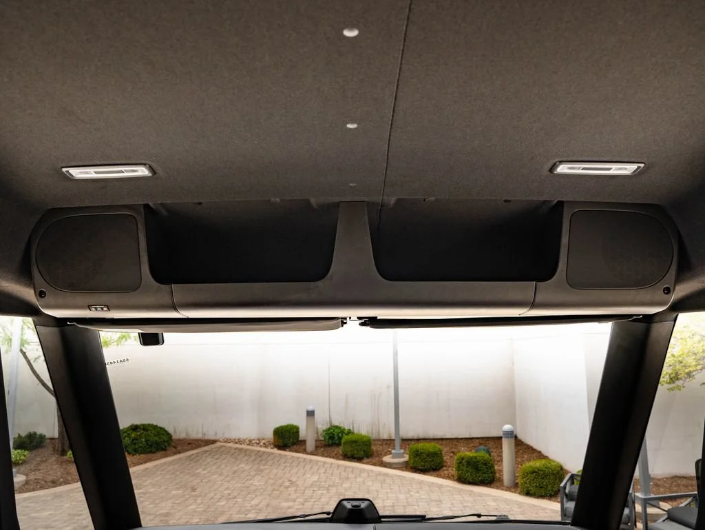 Used 2025 Oyster White Chevrolet 400 image 31