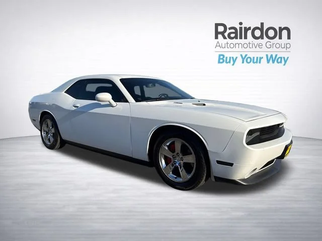 2014 Dodge Challenger R/T Plus's photo