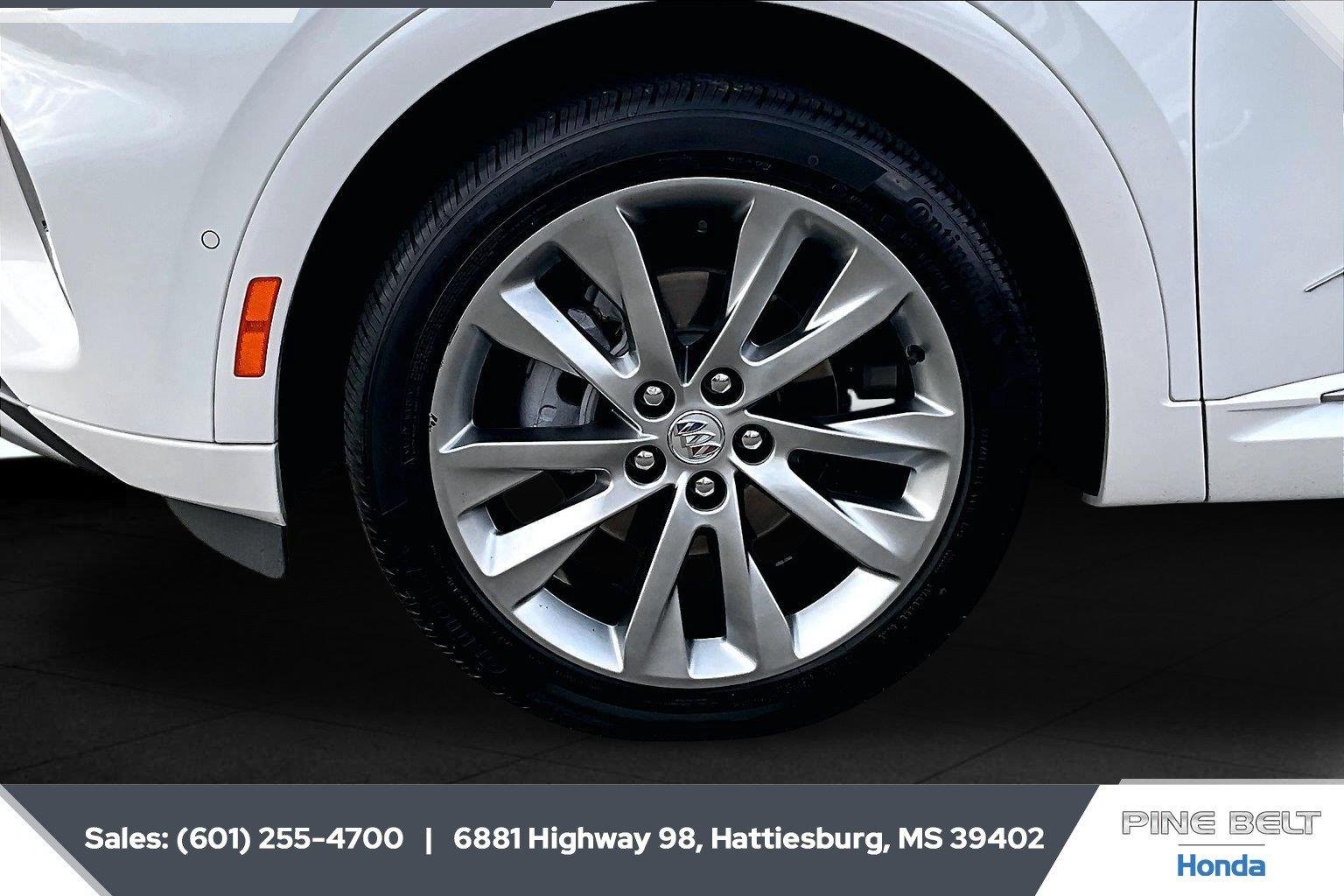 Used 2023 White Frost Tricoat Buick Avenir image 7