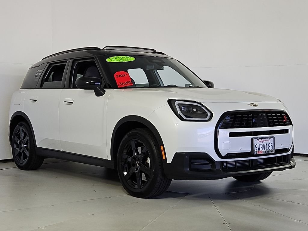 Certified Used 2026 White Metallic MINI Signature Plus image 4