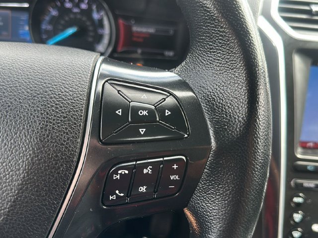 Used 2017 Red Ford Limited image 15