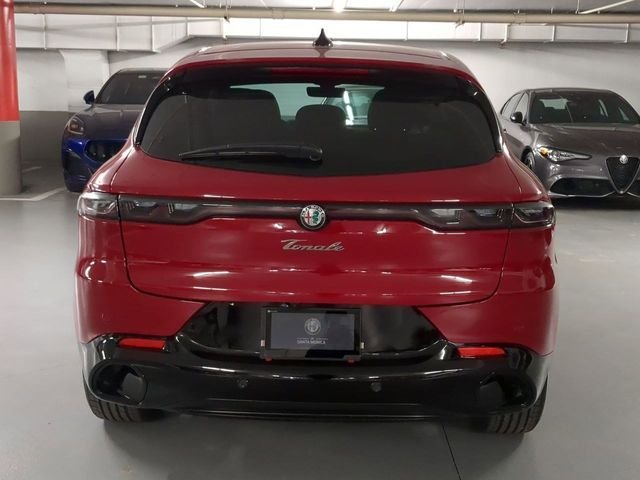 New 2025 Alfa Rosso (Red) Exterior Paint Alfa Romeo Base image 6