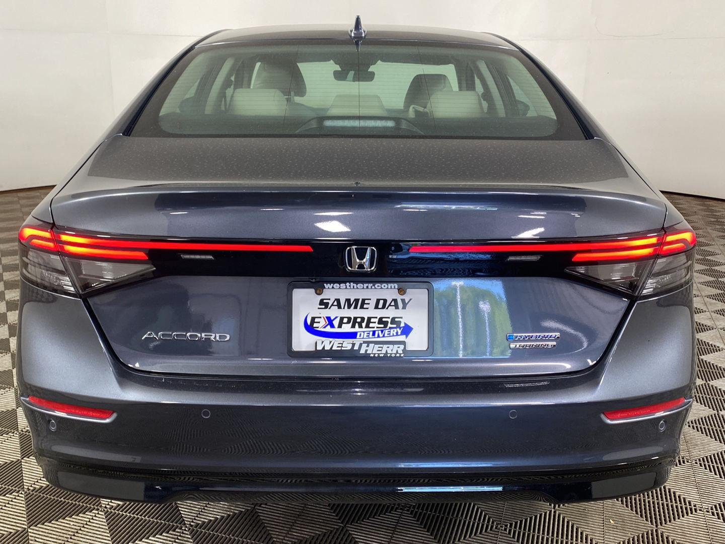 Used 2026 Meteorite Gray Metallic Honda Touring image 25