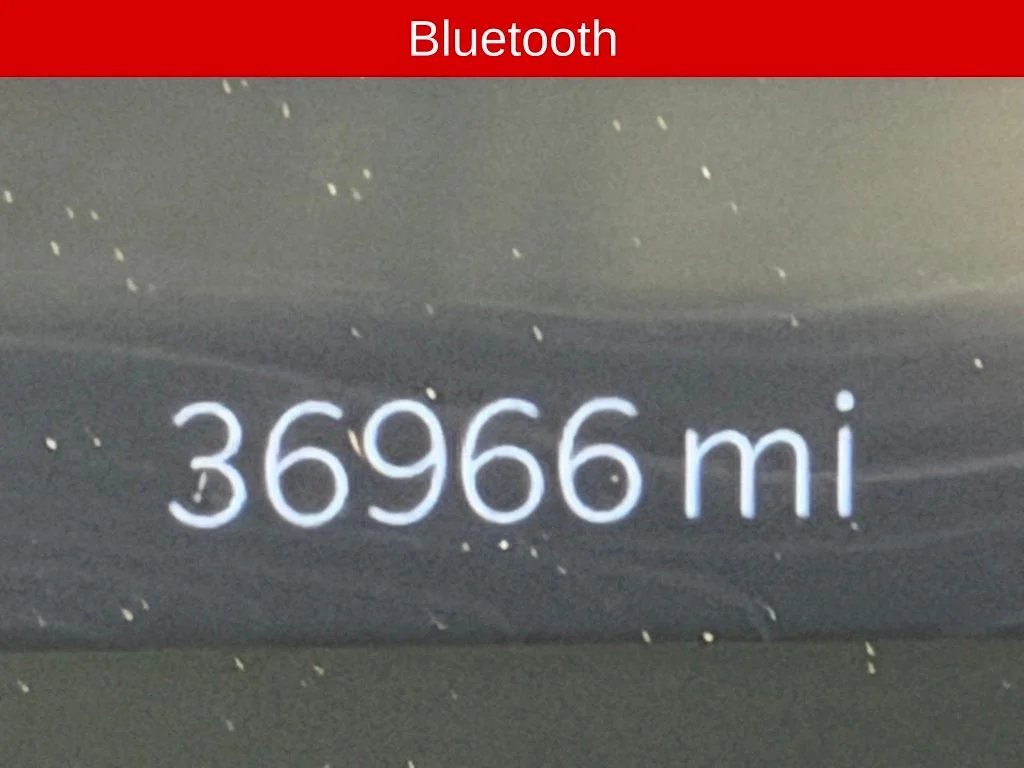 Used 2024 Velvet Red Pearlcoat Jeep Limited image 7