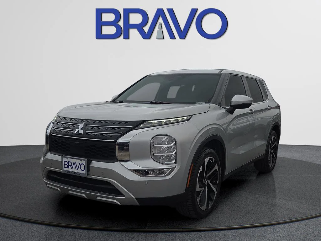 2024 Mitsubishi Outlander SE 2WD's photo