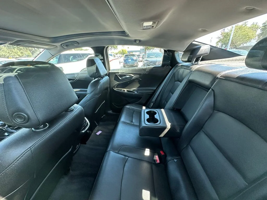 Used 2022 Northsky Blue Metallic Chevrolet Premier image 9