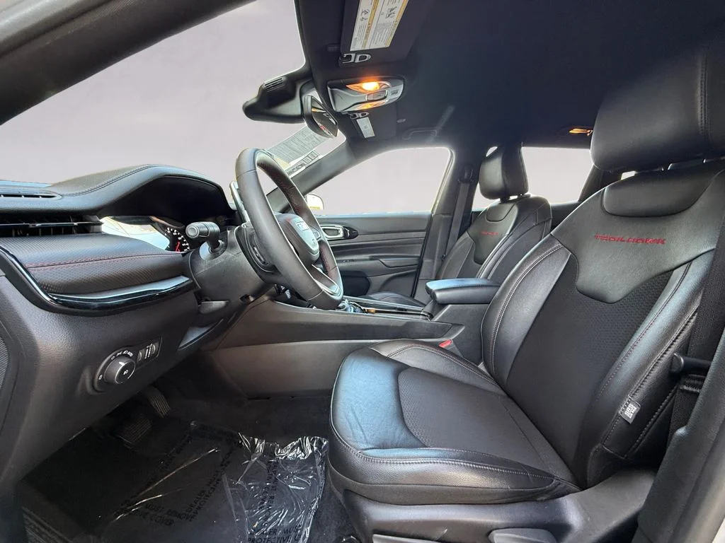 Used 2025 Silver Jeep Trailhawk image 10