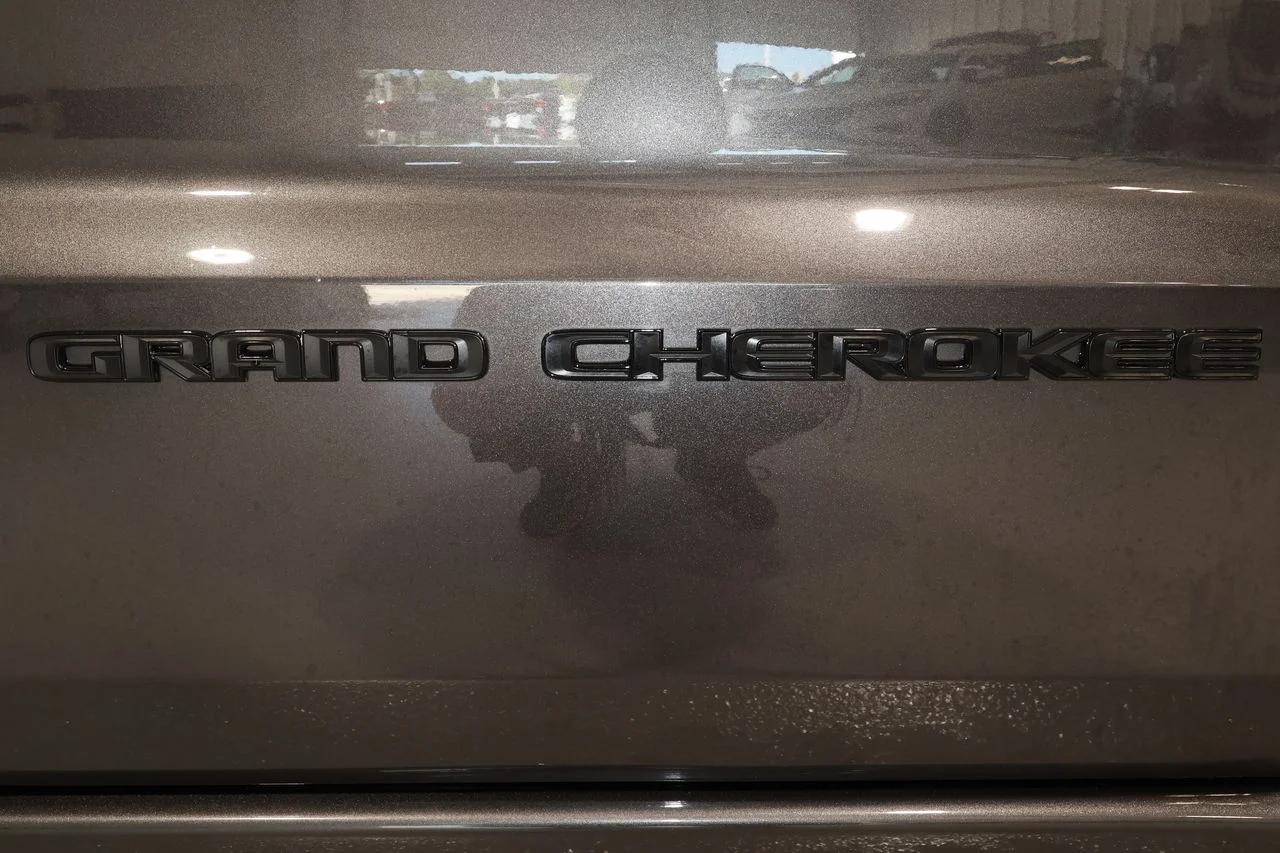 Used 2021 Gray Jeep Laredo X image 21