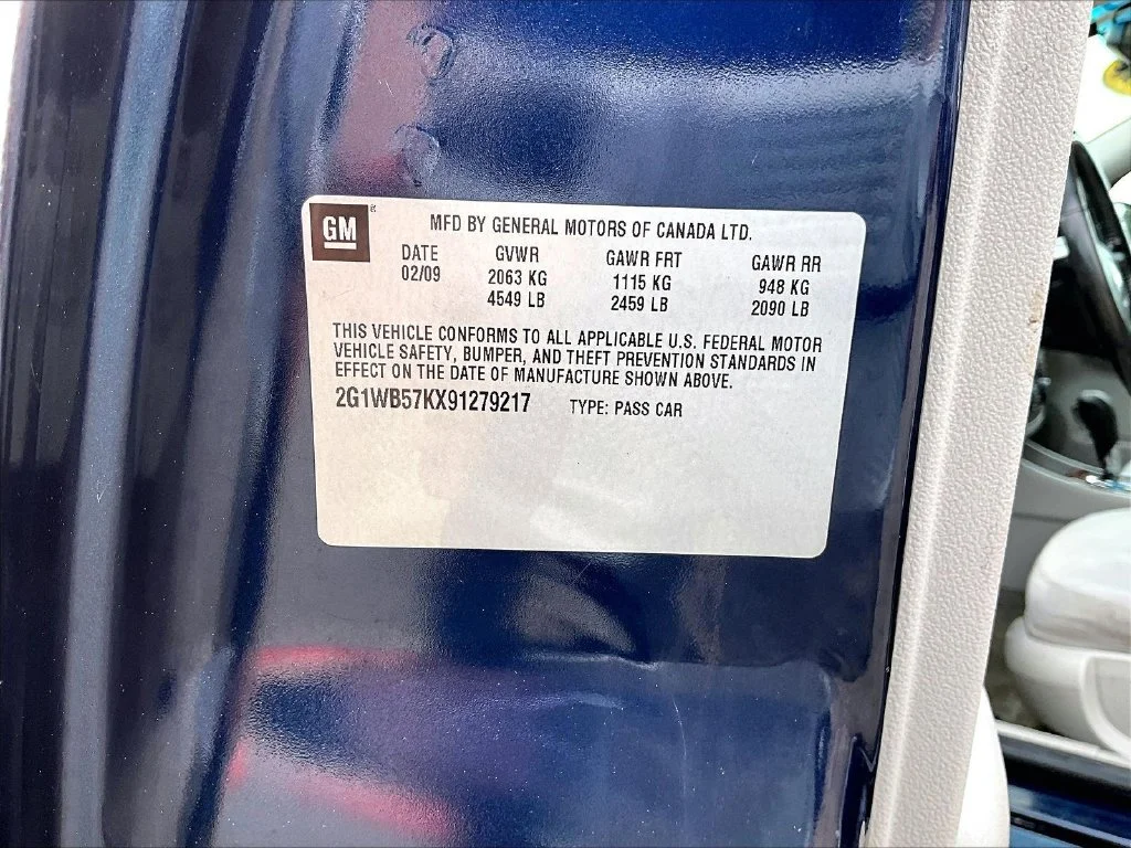 Used 2009 Blue Chevrolet LS image 20