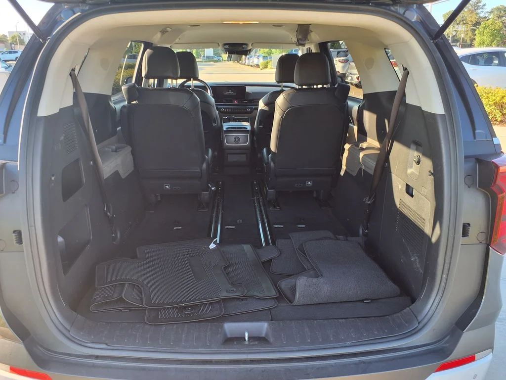 Used 2025 Gray Kia LXS image 13