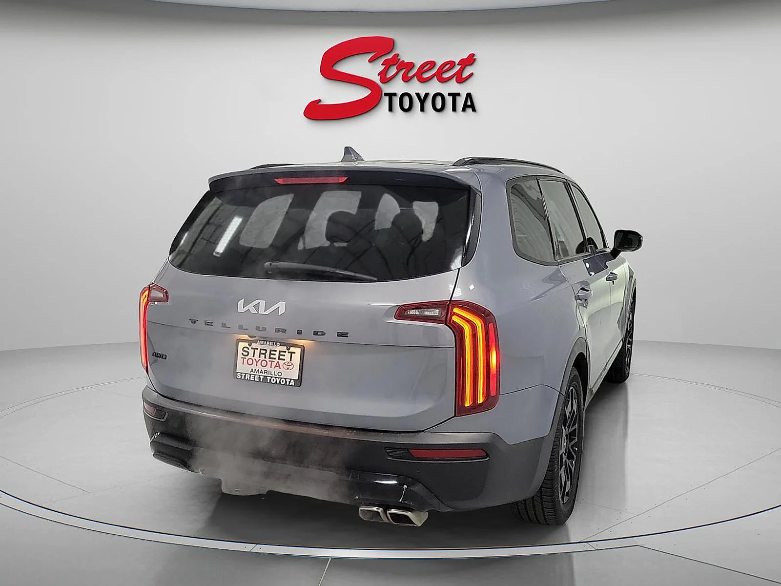 Used 2022 Everlasting Silver Kia SX image 4