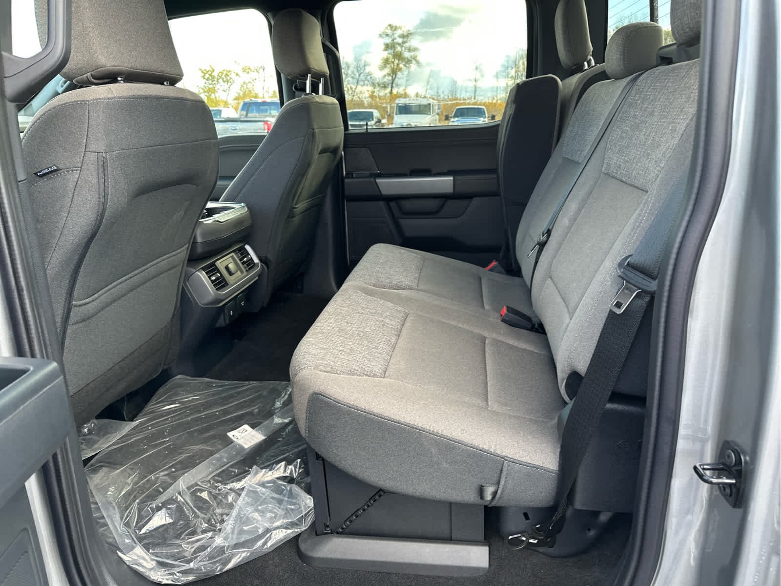 2025 Ford F-150 XLT - Photo 10